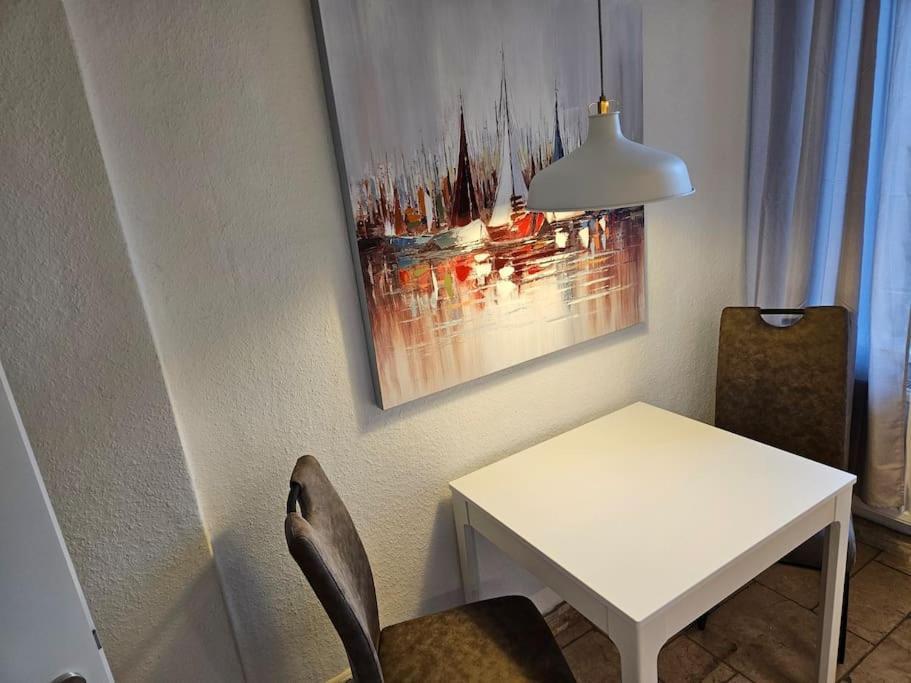 Central City White Line Кил Екстериор снимка