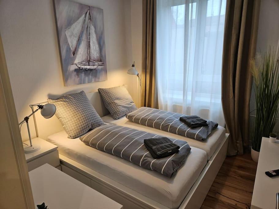 Central City White Line Кил Екстериор снимка